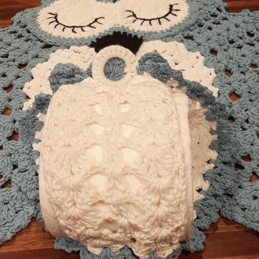 4 Piece Crocheted Owl Bath Room Set